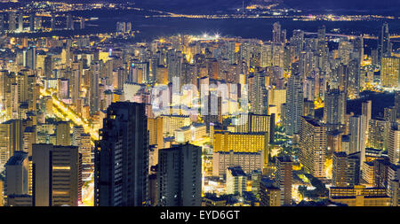 Vue aérienne de l'horizon par nuit. Benidorm. Alicante. Communauté de Valence. Espagne Banque D'Images