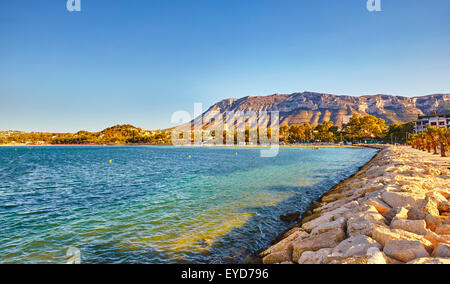 Promenade au bord du port. Denia. Alicante. Communauté de Valence. Espagne Banque D'Images