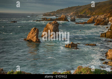 Les piles de la mer, des rochers, de l'océan Pacifique, Californie Banque D'Images