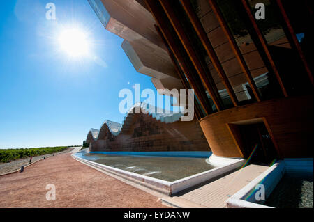 Vignoble Ysios conçu par le célèbre architecte espagnol Santiago Calatrava, Laguardia, Pays Basque, Espagne Banque D'Images