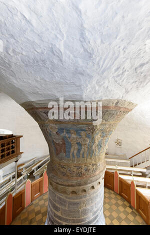 Fresques (13.c.) dans l'église ronde Nylars Kirke (12.c.), à l'île de Bornholm, Danemark Banque D'Images