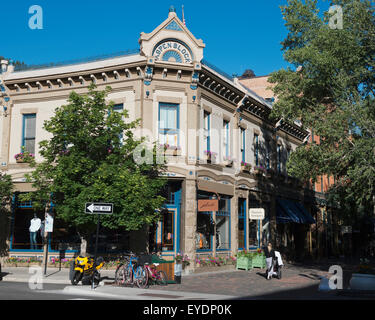 USA, quartier commerçant du centre-ville d'Aspen, Colorado Banque D'Images