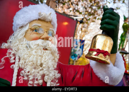 Père Noël avec Bell, Winter Wonderland, London, UK Banque D'Images