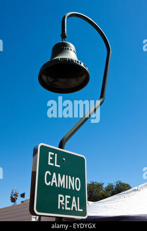 El Camino Real bell, Pioneer Museum, Paso Robles, Californie, États-Unis d'Amérique Banque D'Images