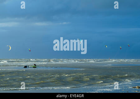 Kitesurfer, Lenkdrachensegeln, Sankt Peter-Ording Banque D'Images