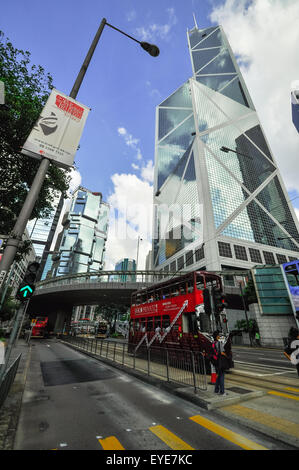 Banque de Hong Kong Skysraper avec ciel bleu, Chine Banque D'Images