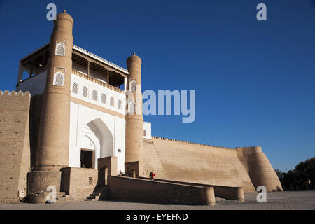 Passerelle de l'arche Forteresse, vieille ville, Boukhara, Ouzbékistan Banque D'Images