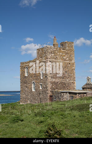 La cité médiévale Pele Tower sur Inner Farne de Northumberland Royaume-uni Seahouses Banque D'Images