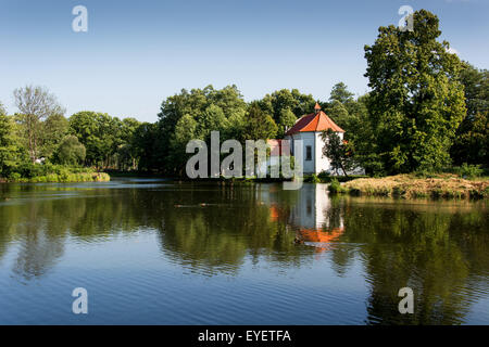 Église sur l'eau de Zwierzyniec, Pologne Banque D'Images