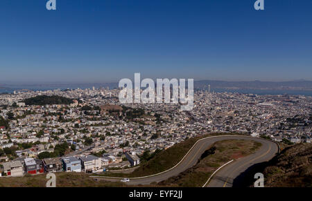 Vue sur la ville de San Francisco depuis Twin Peaks , San Francisco , Californie Banque D'Images