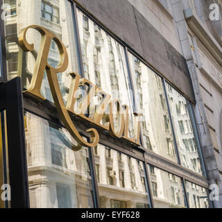 La librairie Rizzoli ouvre à elle nouvel emplacement sur Broadway dans le quartier de NoMad New York le lundi, Juillet 27, 2015. Leur ancien flagship sur West 57 rue fermée en 2014 après 50 ans pour faire place à l'élaboration d'un hôtel. (© Richard B. Levine) Banque D'Images