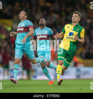 Norwich, Royaume-Uni. 28 juillet, 2015. Pré saison Friendly entre Norwich City et West Ham United. La ville de Norwich Harry Toffolo (à droite). Credit : Action Plus Sport/Alamy Live News Banque D'Images