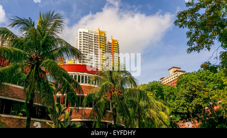 Vieux et nouveaux immeubles dans le quartier de Tiong Bahru de Singapour. Banque D'Images