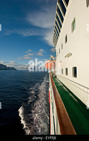 Cercle polaire en vu de l'Hurtigrunta à bord bateau de croisière MS Nordlys en hiver ; la Norvège Banque D'Images