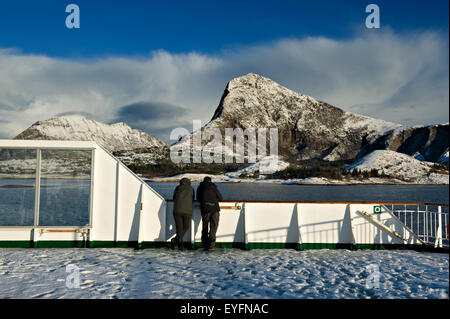 Cercle polaire en vu de l'Hurtigrunta à bord bateau de croisière MS Nordlys en hiver ; la Norvège Banque D'Images