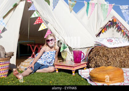 Camping en tente sur Grittenham Bell ferme, Tillington, UK Banque D'Images