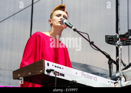 Raleigh, Caroline du Nord, USA. 28 juillet, 2015. LUCIUS porte leur tournée d'été 2015 à l'amphithéâtre Red Hat, à Raleigh, NC. Credit : Andy Martin Jr./ZUMA/Alamy Fil Live News Banque D'Images