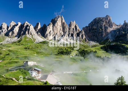 Italie DolomitesGardena Grödner Joch Pass entre Vallée de Gardena et Badia bg.:montagnes Cir et Col Banque D'Images