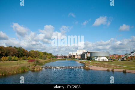 Une journée ensoleillée sur la Jubilee Campus de l'Université de Nottingham, Nottinghamshire England UK Banque D'Images