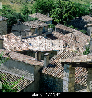 Toits de Aurel village perché, Vaucluse, Provence, France Banque D'Images