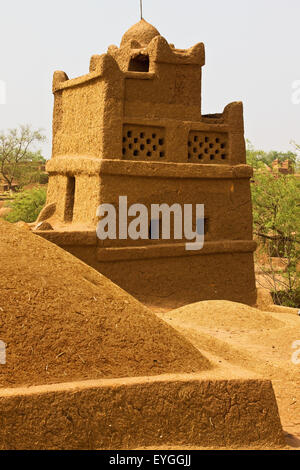 Au Niger, le Centre du Niger, Tahoa, région de brique de boue ; mosquée traditionnelle Village Yaama Banque D'Images