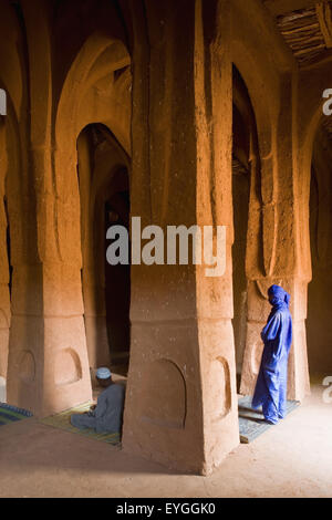 Au Niger, le Centre du Niger, Tahoa, région de l'intérieur ; Yaama, Village en pisé traditionnel mosque Banque D'Images