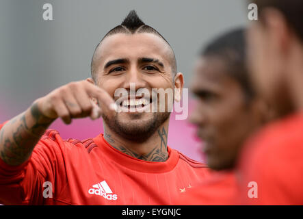 Munich, Allemagne. 29 juillet, 2015. Arturo Vidal assiste à une session de formation à Munich, Allemagne, 29 juillet 2015. Le Bayern Munich se prépare pour la prochaine saison de Bundesliga 2015-2016. Photo : Andreas GEBERT/dpa/Alamy Live News Banque D'Images