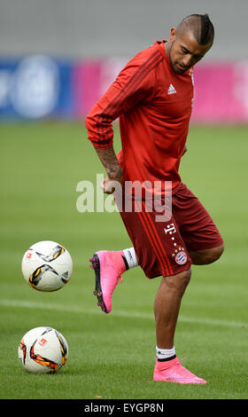 Munich, Allemagne. 29 juillet, 2015. Arturo Vidal assiste à une session de formation à Munich, Allemagne, 29 juillet 2015. Le Bayern Munich se prépare pour la prochaine saison de Bundesliga 2015-2016. Photo : Andreas GEBERT/dpa/Alamy Live News Banque D'Images