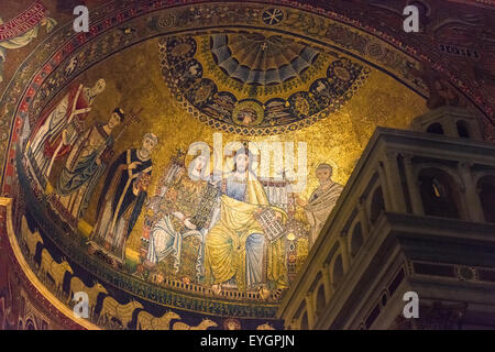 Trastevere de Rome de l'église, détail de la mosaïque du 12e siècle vivant dans l'abside en forme de dôme de l'église Santa Maria in Trastevere, Rome, Italie. Banque D'Images