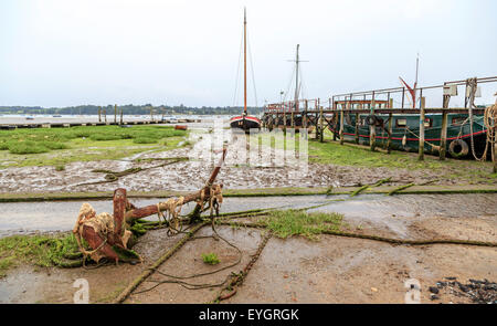 Ambiance nautique à marée basse, port de l'usine de l'axe, sur la rivière Orwell, du south Suffolk, East Anglia, Angleterre, Grande-Bretagne, Royaume-Uni. Banque D'Images