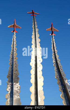 Les flèches rouges memorial à Bournemouth. Le mémorial a été créé à la suite du décès d'un pilote après son Hawk T1 jet s'est écrasé à la suite d'un affichage de l'air Banque D'Images