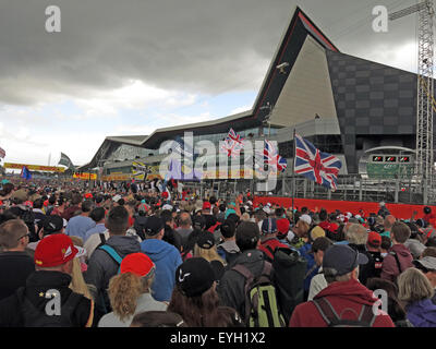 Les foules au Grand Prix de Grande-Bretagne à Silverstone F1 Banque D'Images