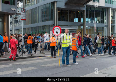 Dublin, Irlande. 29 juillet, 2015. Exercice d'incendie au siège de Google à Barrow Street à Dublin, quais de silicium a été effectuée cet après-midi par les pompiers de Dublin de l'unité de commandement des Scania P230 © Grant Vélaires/ZUMA/Alamy Fil Live News Banque D'Images