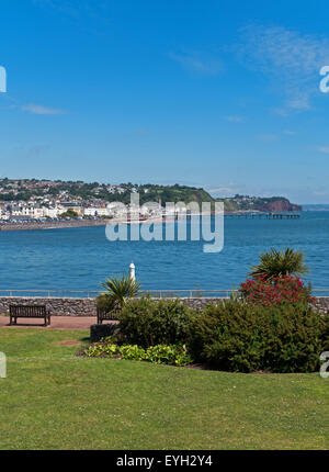 Teignmouth vu à travers l'estuaire de la Teign Shaldon dans le sud du Devon, Angleterre Banque D'Images
