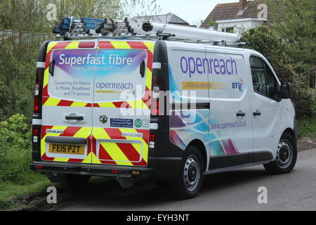 British Telecom une fibre Superfast Openreach Vivaro van nouveau en 2015. Vue arrière prise lors du stationnement montrant clairement les couleurs Banque D'Images