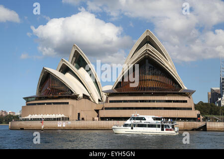 Opéra de Sydney vue du port de Sydney. Banque D'Images