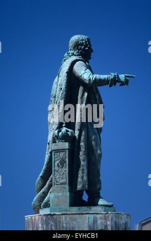 France, Meurthe et Moselle (54), ville de Nancy, la place Stanislas (classée au patrimoine mondial de l'Unesco), Stanislas Leszczynski statue// Meurth Banque D'Images