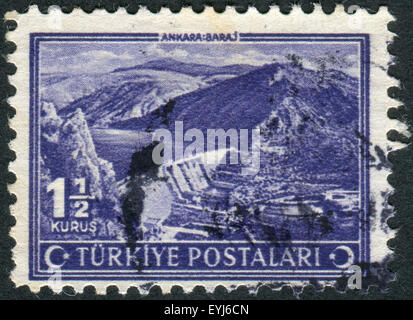 Turquie - circa 1943 : timbre-poste imprimé en Turquie, Ankara représenté Barrage, circa 1943 Banque D'Images