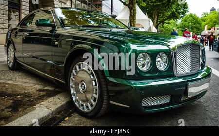 BERLIN - 14 juin 2015 : Une grande voiture de luxe Bentley Brooklands, 2008. Les Classic Days sur Kurfuerstendamm. Banque D'Images