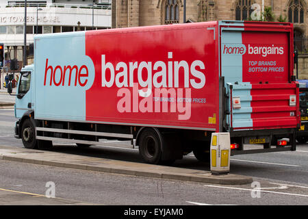 Accueil Bonnes Affaires les camions ou livrer des produits à des magasins Banque D'Images