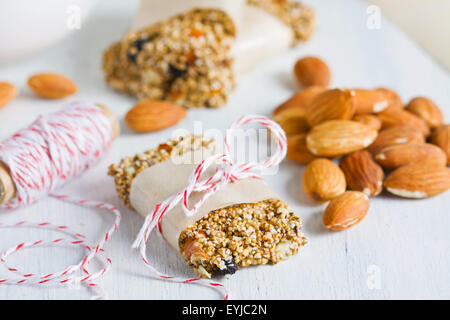 Barre granola faites d'Amaranth et amandes Banque D'Images
