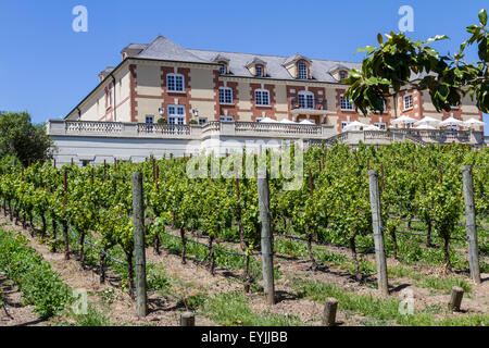 Napa Valley, Californie - 12 mai:très beau château, Domaine Carneros un endroit pour déguster un grand vin, le 12 mai 2015 Napa Valley, Cali Banque D'Images