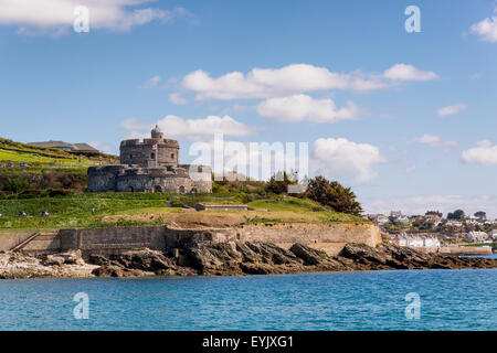 St Mawes château sur l'estuaire de la Fal construit par Henri VIII garde l'ancrage de Carrick Roads Banque D'Images