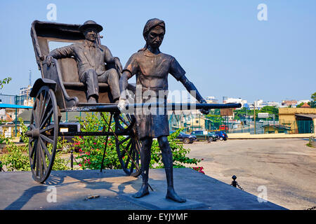 Sri Lanka, Colombo, vieille ville, Fort, statue de Britanniques en Rikshaw Banque D'Images