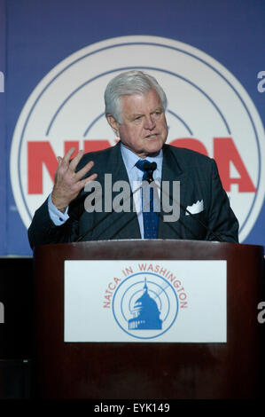 Le sénateur Ted Kennedy, (D-MA), le classement, la santé, l'éducation, droit du travail et de Comité de retraite parle lors de la National Air Traffic Controllers Association (NATCA) réunion annuelle à Washington, D.C.. Banque D'Images