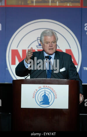 Le sénateur Ted Kennedy, (D-MA), le classement, la santé, l'éducation, droit du travail et de Comité de retraite parle lors de la National Air Traffic Controllers Association (NATCA) réunion annuelle à Washington, D.C.. Banque D'Images