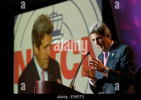 Le sénateur John Kerry (D-MA), prend la parole à la National Air Traffic Controllers Association (NATCA) réunion annuelle à Washington, D.C.. Banque D'Images