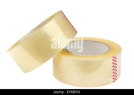 Deux rouleaux de ruban adhésif. Isolé sur fond blanc. Chemin de détourage est enregistré. Banque D'Images