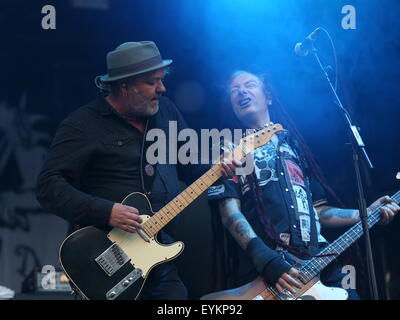 Penrith, Cumbria, Royaume-Uni. 31 juillet, 2015. Les niveleurs en concert sur la scène principale à Kendal appelant 2015. Credit : SJN/Alamy Live News Banque D'Images