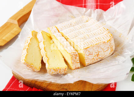 Fromage Français faits principalement à partir de lait provenant de l'Vosges Banque D'Images